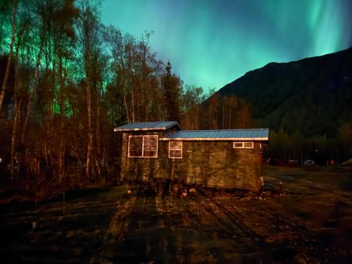 Chugiak House | Tiny Home at Bear Mountain -Only 25 Min from Anchorage, Great Central location-Cute & Comfortable