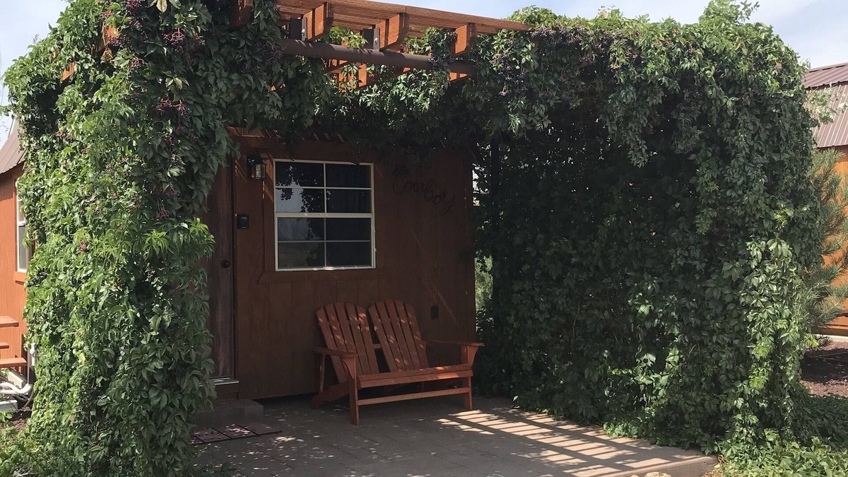Blanding House | Tiny Home Cabin - Central to National Parks - ATV Trailer Parking Available!
