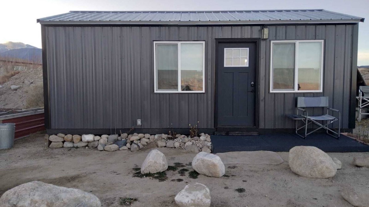 Dyer Cottage | Tiny Home cottage nestled between hot springs and the tallest peaks in Nevada