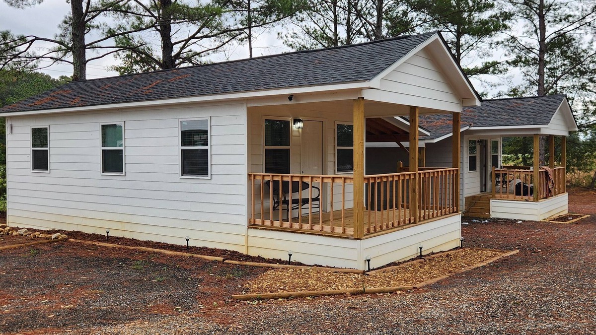 Leesburg House | Tiny Home in Leesburg - Convenient to Leesburg Landing and Cherokee Rock Village