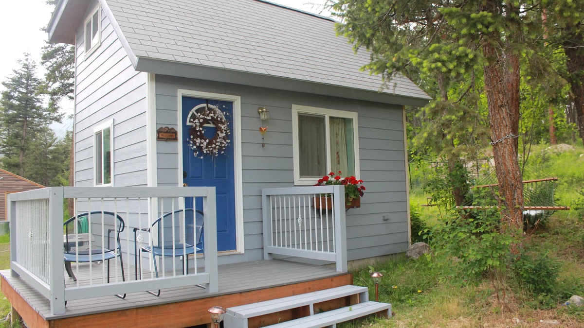 Somers Cottage | Tiny home in the Big Sky