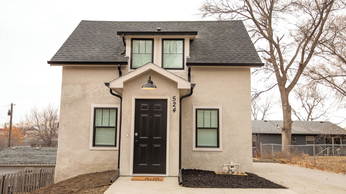 Sioux Falls House | Tiny Home on a Hill Close to Downtown, Sanford Premier Center and Airport