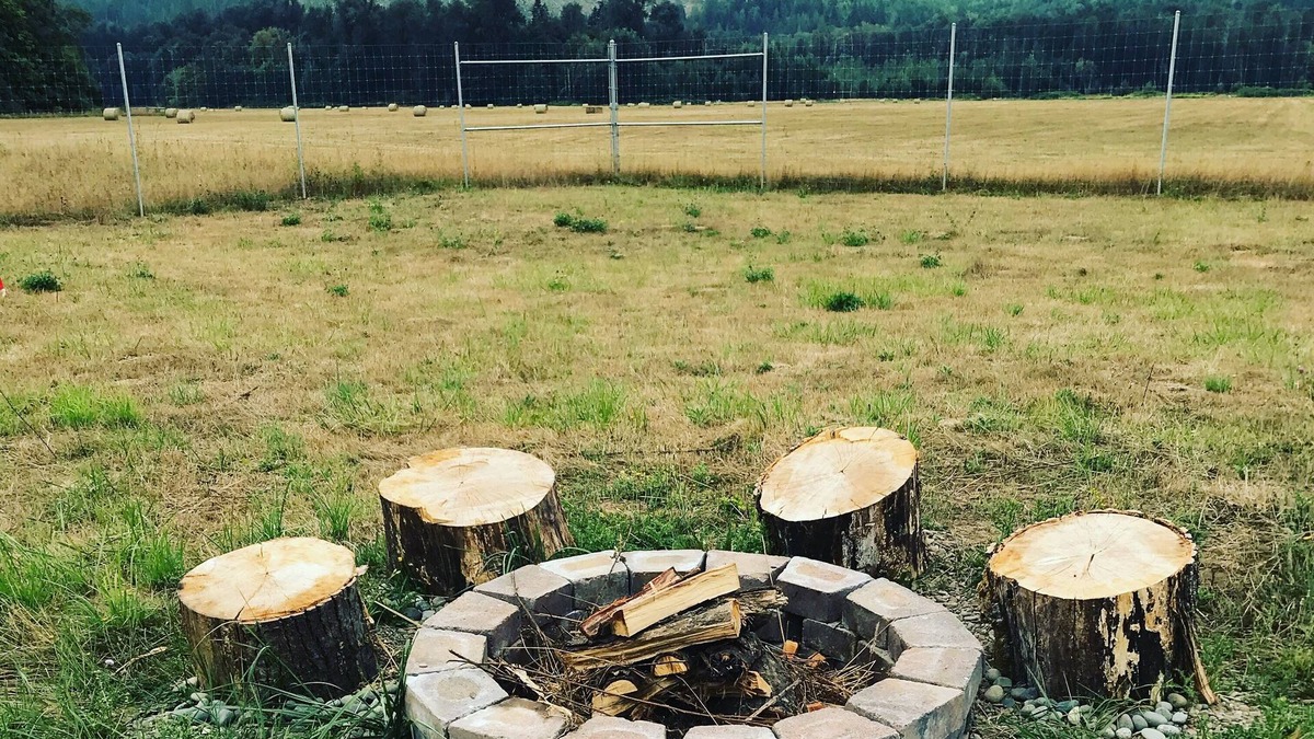 Shelton House | Tiny Home Organic Farm Stay Families & Farm Fresh Food w Hot Breakfast