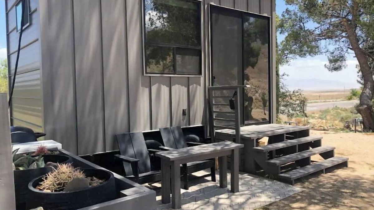 Lone Pine House | "TINY" HOME w/expansive views of the Sierras NOW W/WIFI!