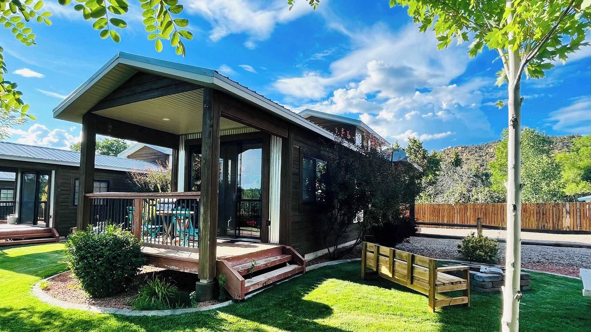 Orderville Apartment | Tiny House #4 Between Zion & Bryce w/resort pool