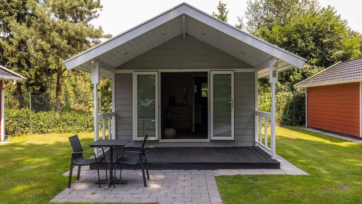 Oirschot Ski Chalet | Tiny House in Brabant with Cozy Terrace