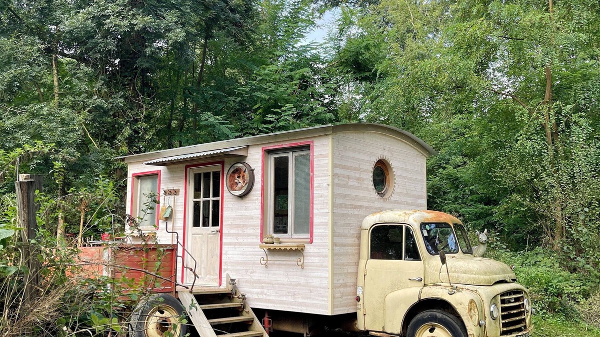 Ciel House | Tiny house in the forest: Camionettli Enchantee for relaxing moments in nature!