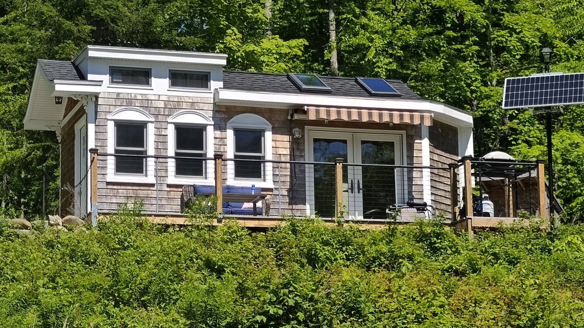 Lower Waterford Cottage | Tiny House Nature Retreat