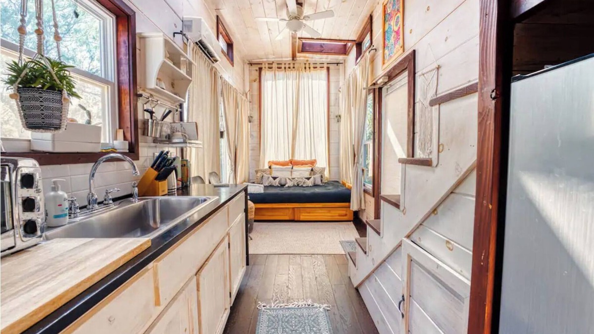 Del Valle House | Tiny House On 5 Acres 20 min from Downtown Austin