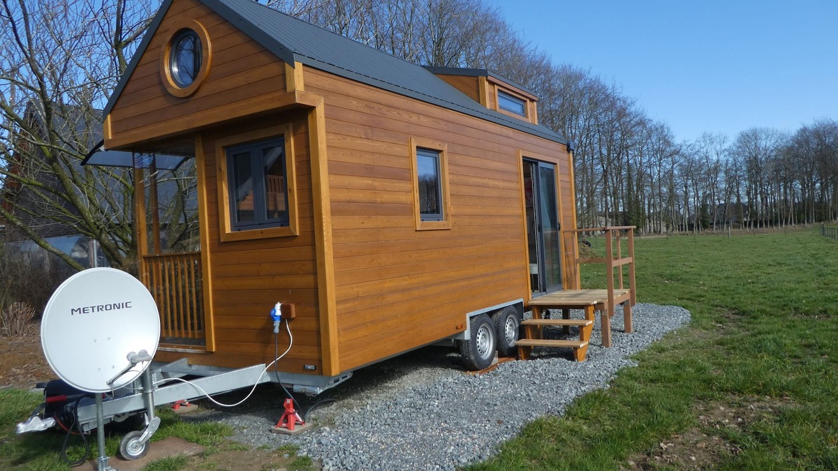 Bernieres Cottage | Tiny House Oscar meadow