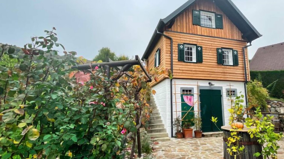 Sankt Anna am Aigen House | tiny lavender house by Interhome