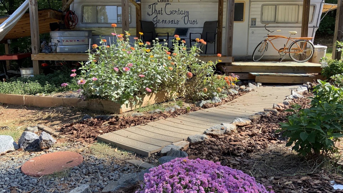 Dixie - Berryhill Apartment | Tiny Vintage Spacation Lake Wylie CLT