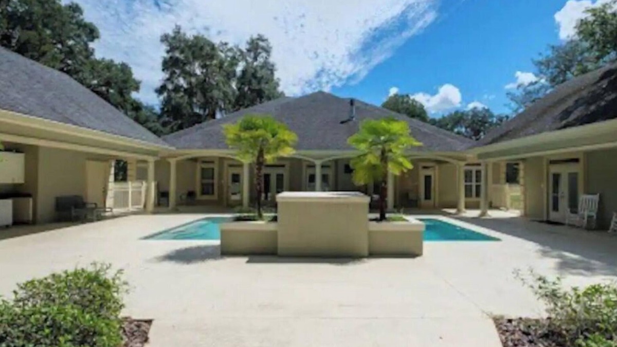 Jonesville House | Tioga Town Center Retreat - Gainesville