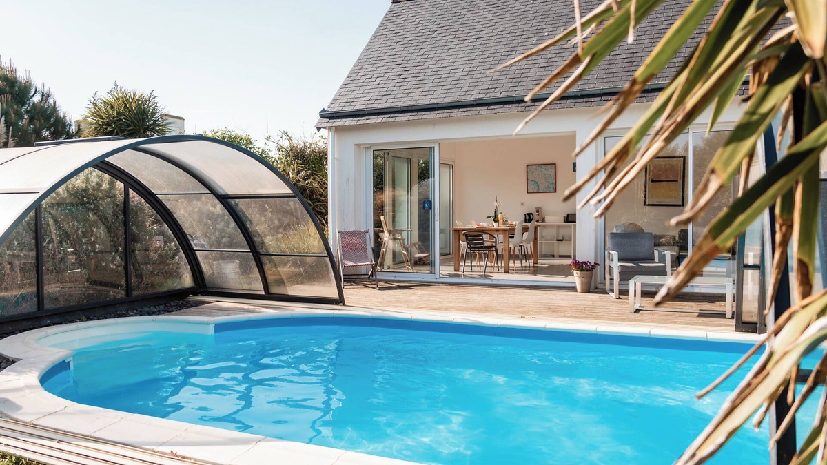 Plovan House | Tipoz'Immo - house with private pool - bed linen included - enclosed ground