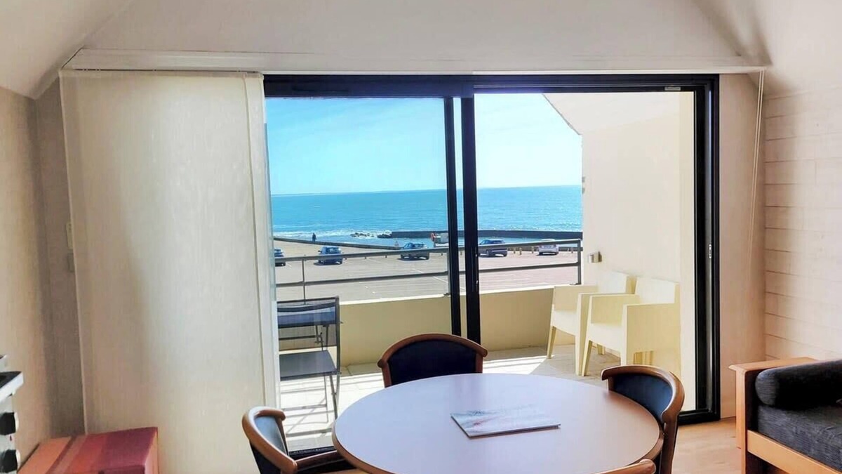 Pouldreuzic Apartment | Tipoz'immo-Le Grand Grand 209 -view and direct access to the sea-pets accep