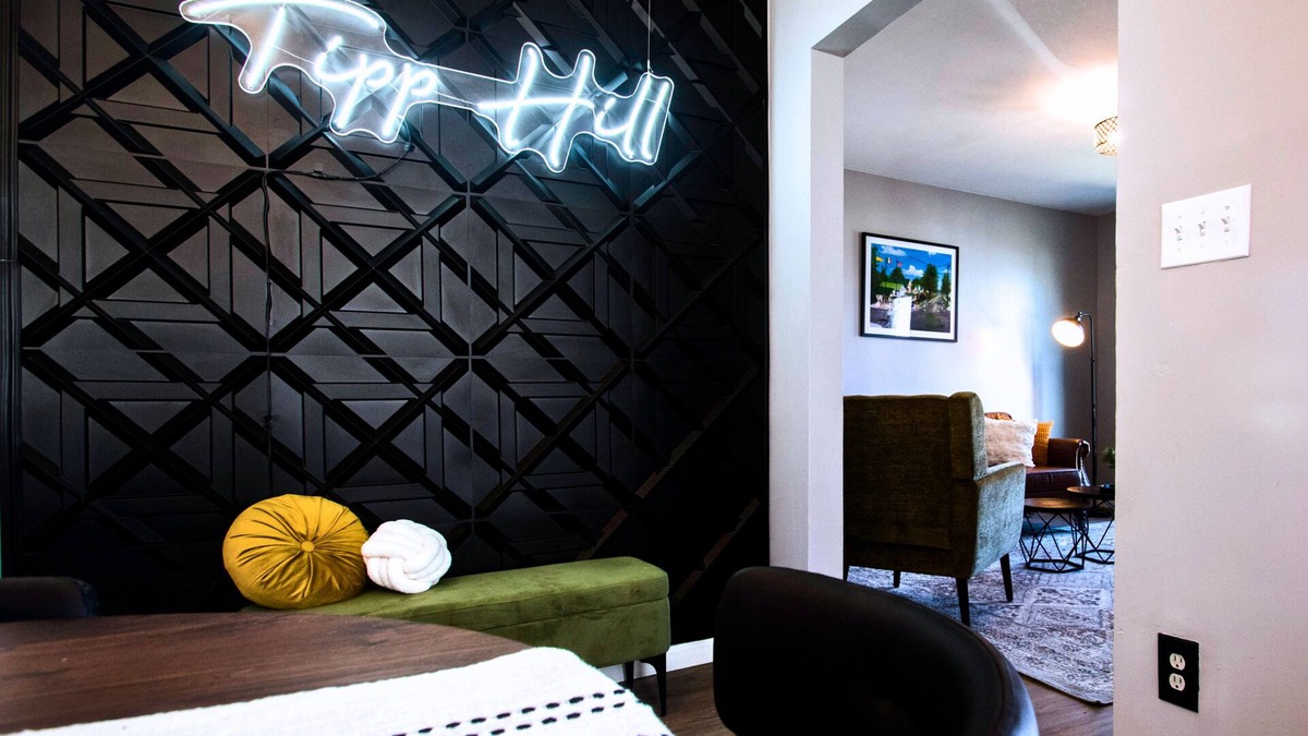 Westside House | Tipp Hill Home, near local eateries and pubs, walkable, near SU and Hospitals