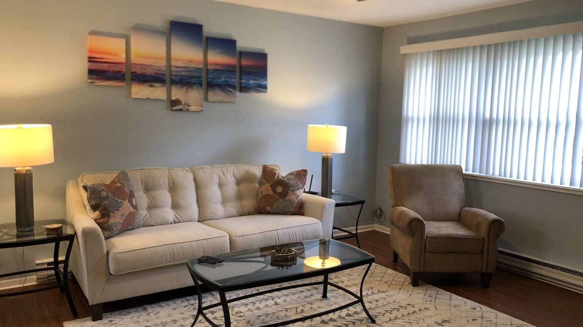 Conneaut Apartment | Tis' Time Getaway. Just a few blocks from beautiful Lake Erie!