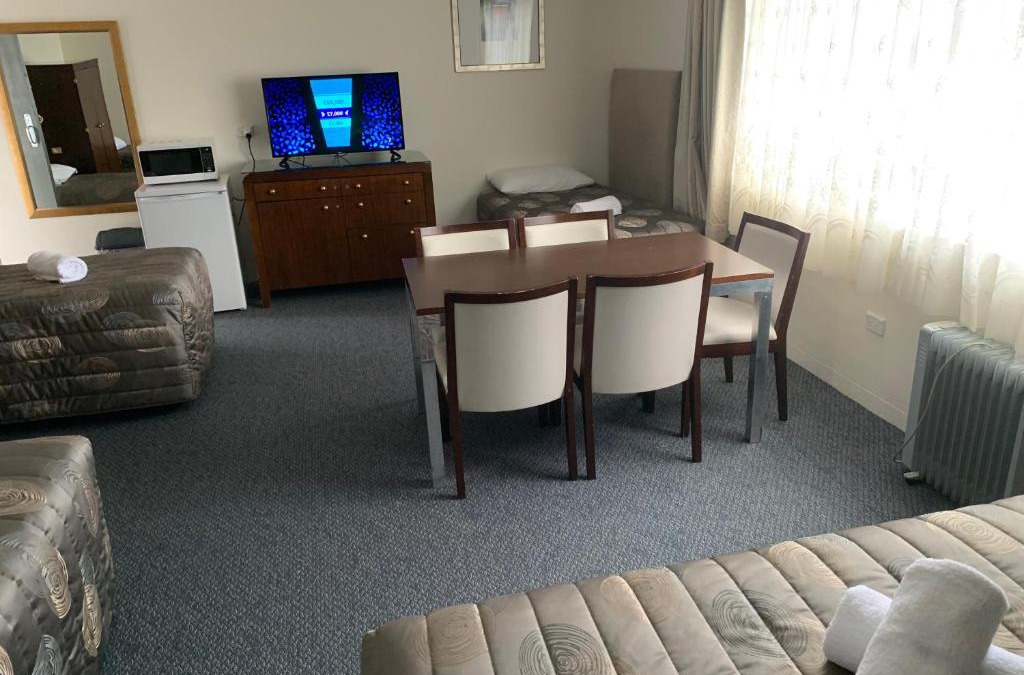 Oberon Hotel | Titania Motel