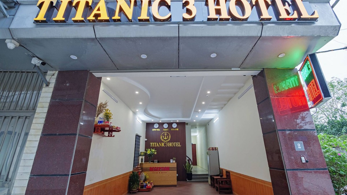 Dong Anh Hotel | Titanic 3 Hotel