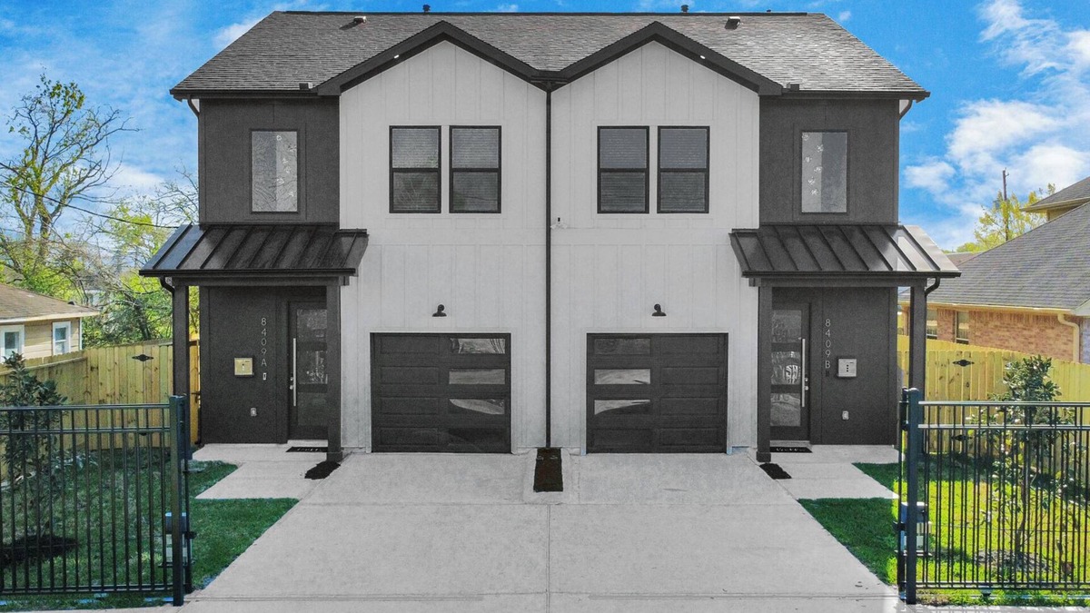 Southeast Houston House | Toast & Groove - Sleeps 16 - HTX