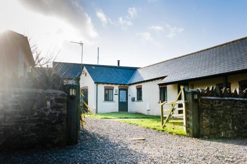 St Ishmaels House | Toes Rock Sandy Haven