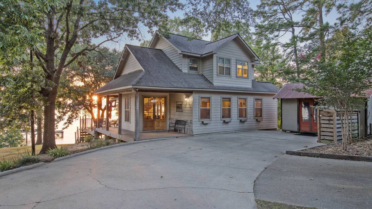 Negreet House | Toledo Bend Lakehouse - Mid Lake Waterfront Home On Main Lake | Amazing Sunsets!