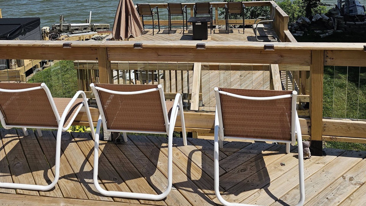 Toledo House | Toledo, lakeside home 3 bdrm sleep 7 on Lake Erie with 4 decksnto choose from.