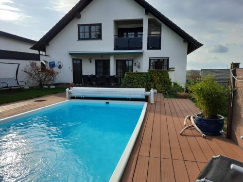 Kirkel Apartment | Tolle 3 Zimmer Wohnung in Waldrandlage