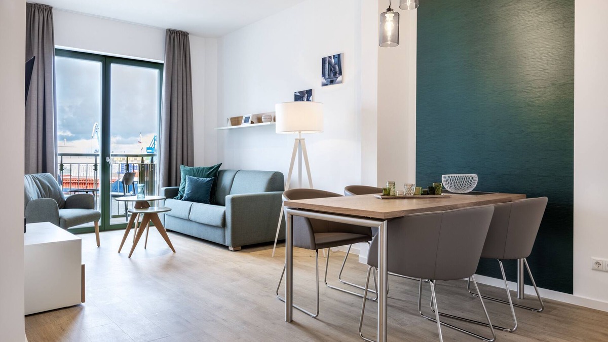 Wismar Apartment | Tolles Apartment in Hafenlage mit Balkon und Blick auf das Maritime Hafenleben
