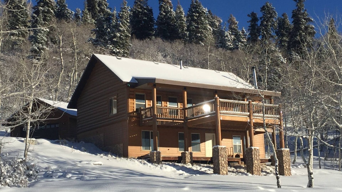 Tollgate Canyon House | Tollgate Canyon Cabin Sleeps 10 near Park City