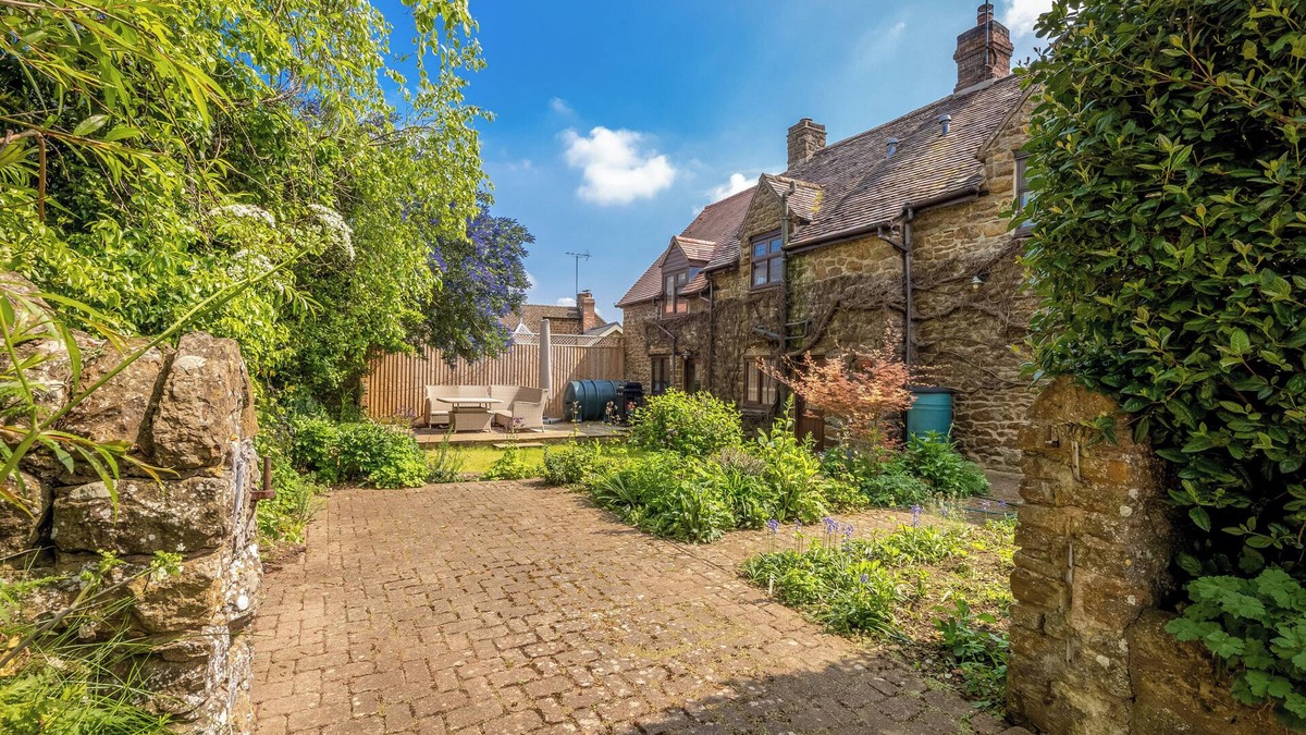 Epwell House | Tom Callows Gorgeous Cottage Oxfordshire