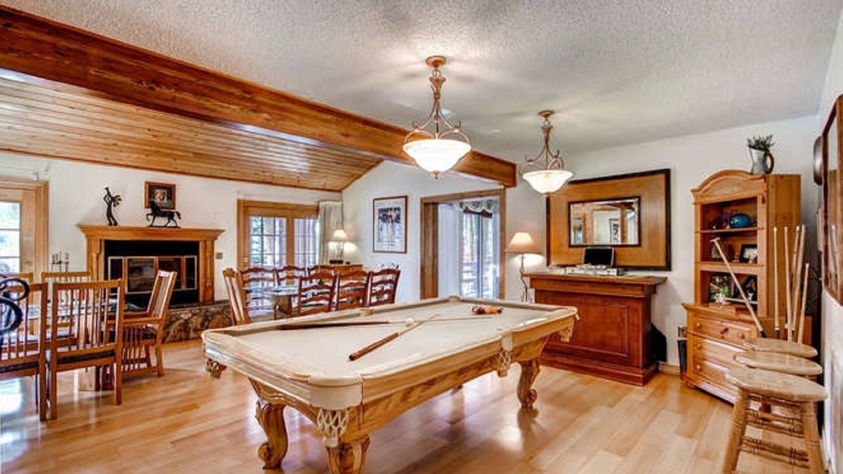 Warrior's Mark House | Tomahawk Lodge: Large Duplex in Town; Both Sides Combined