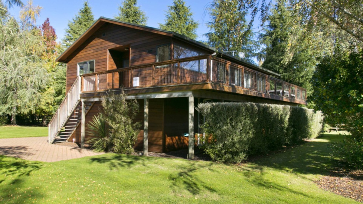 Turangi Cabin | Tongariro Lodge