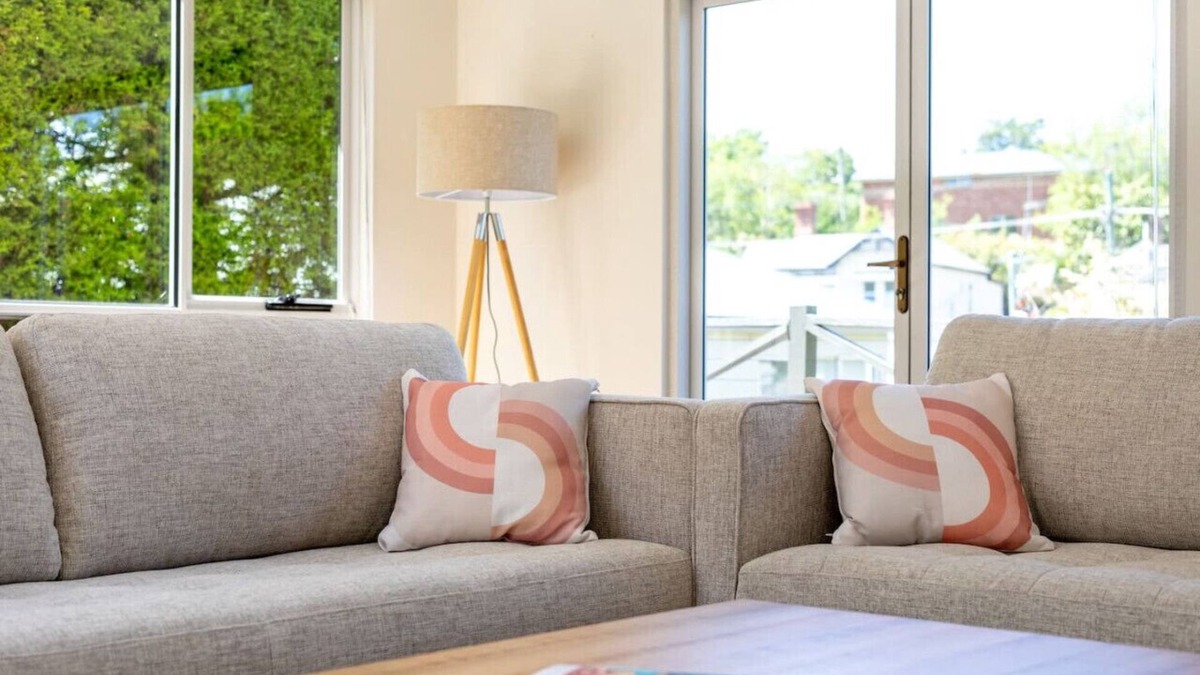 East Launceston House | Tookenburg Townhouse - prestige city fringe