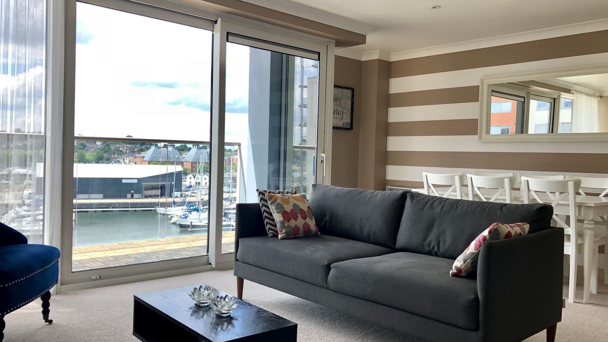 Ipswich Apartment | Toothbrush Apartments - Ipswich Waterfront - Anchor St