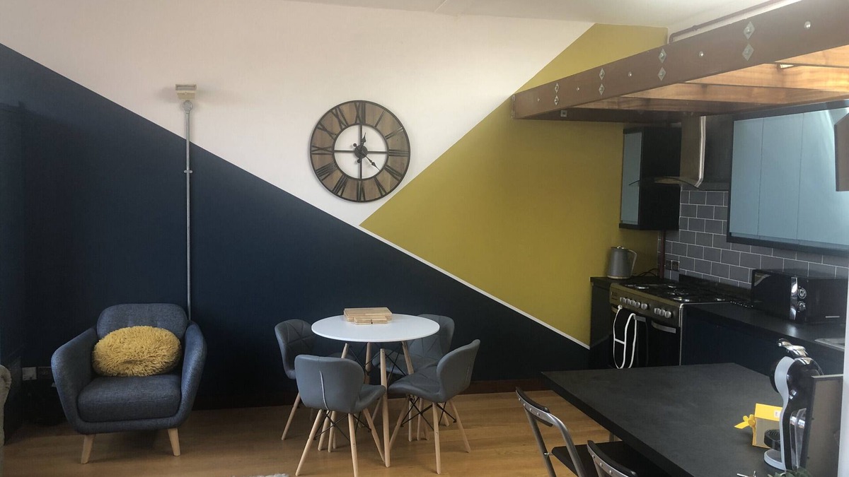 Ipswich Apartment | Toothbrush Apartments - 2 Bed/1 Bath Central Ipswich - Lloyds Avenue