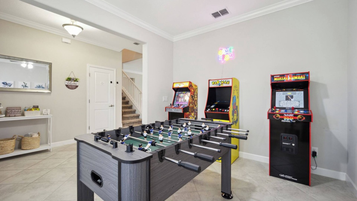 Riverview House | Top 1% Rated Tampa Home/King/Theater/Game Rm/Pool/Close to attractions/beaches!