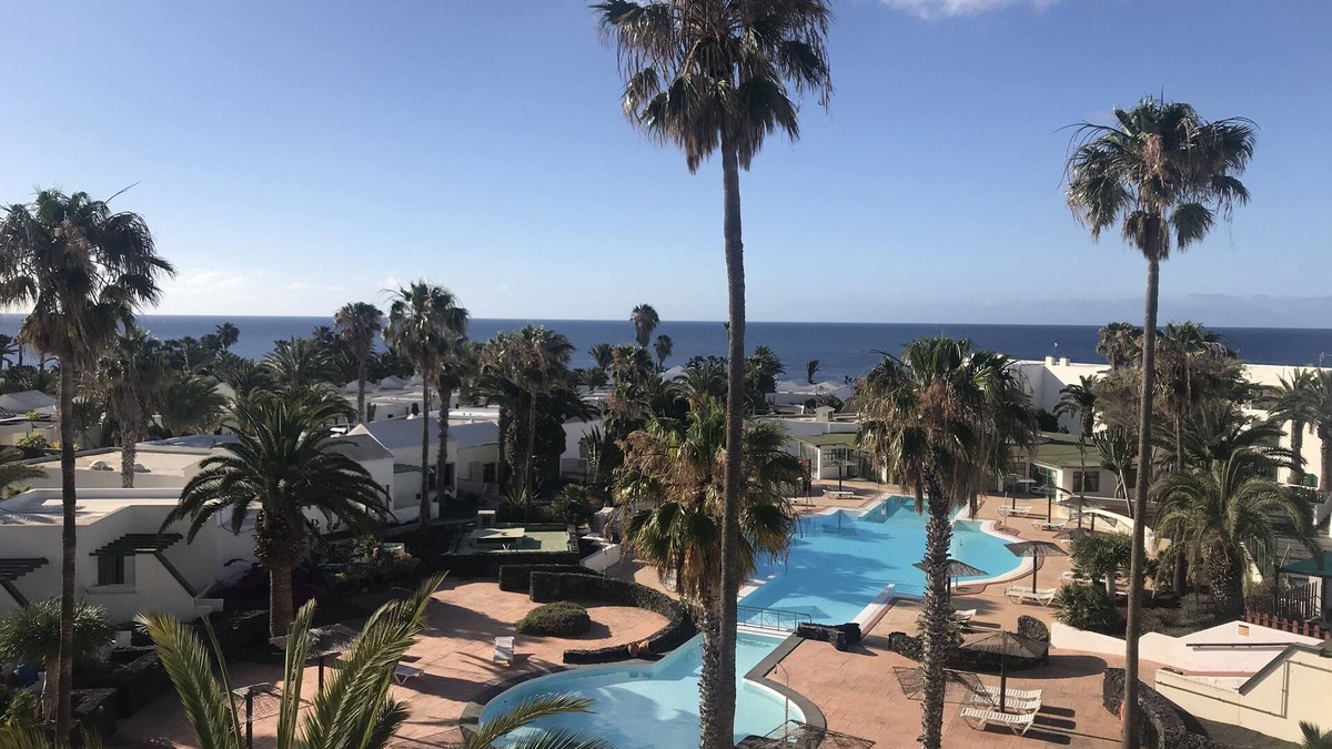 Costa Teguise Apartment | Top floor apartment with amazing ocean views
