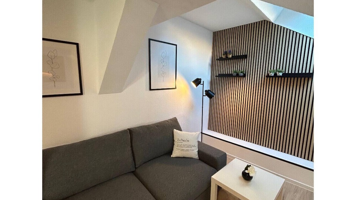 Alt-Muhlburg Apartment | Top-floor hideaway for two in Karlsruhe-Mühlburg - APOLONIAliving