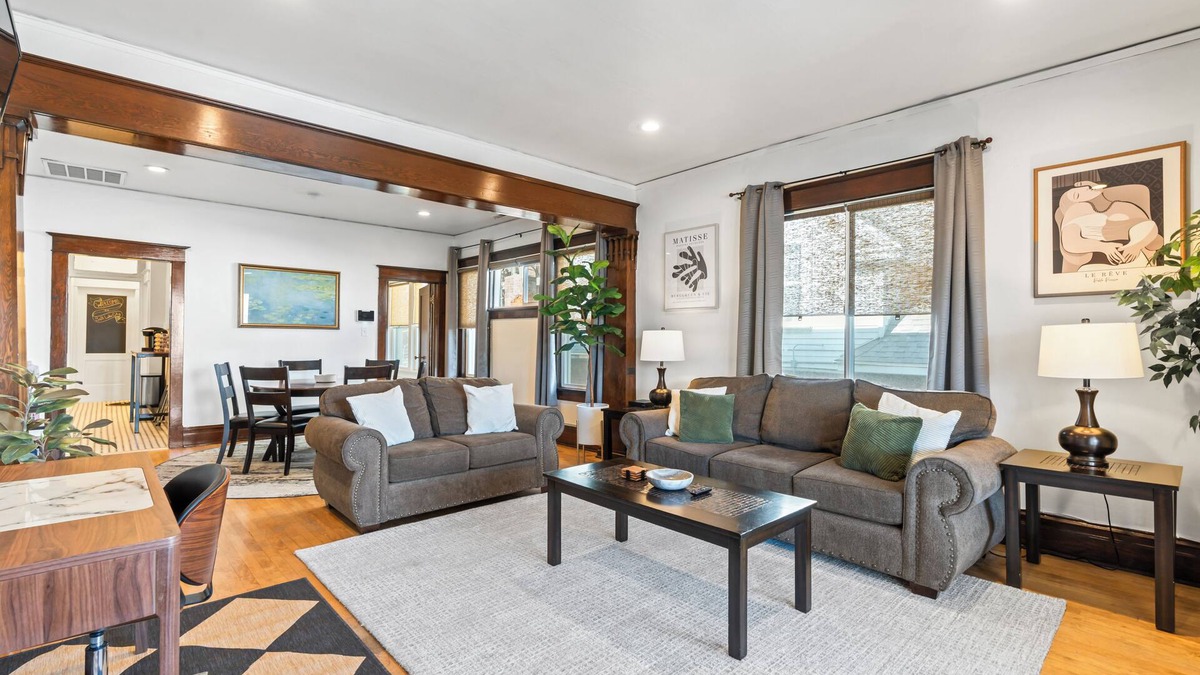 Central City Apartment | Top-Floor of 2-Story - Downtown area of SLC & Close to the University of Utah.