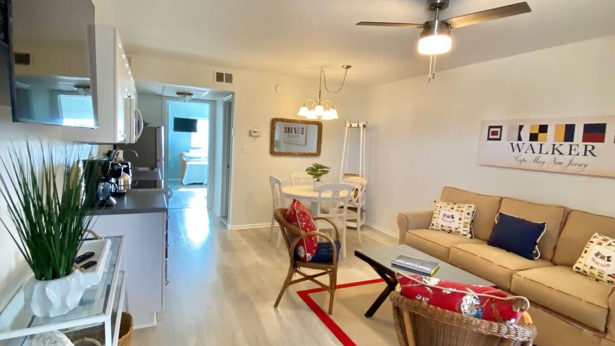 Admiral Estates Condo | Top floor unit with water view from bedroom!