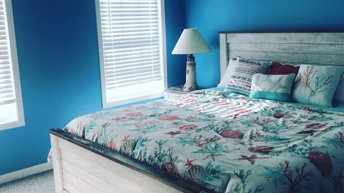 Cape May - Wildwood Condo | Top Floor Wildwood Condo - 3 Beds 2 Bath- 3.5 Blocks to Beach & Boards