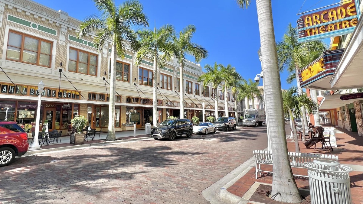 Downtown Historic District Condo | TOP FLORIDA's Earnhardt Loft - Fall Special: 30% off for stays until 11/30/20205