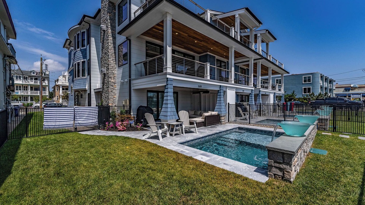 Ocean City Condo | Top Level Luxury BeachFront on Boardwalk, Roof Deck, Pool & Elevator! 6BR/7BA!