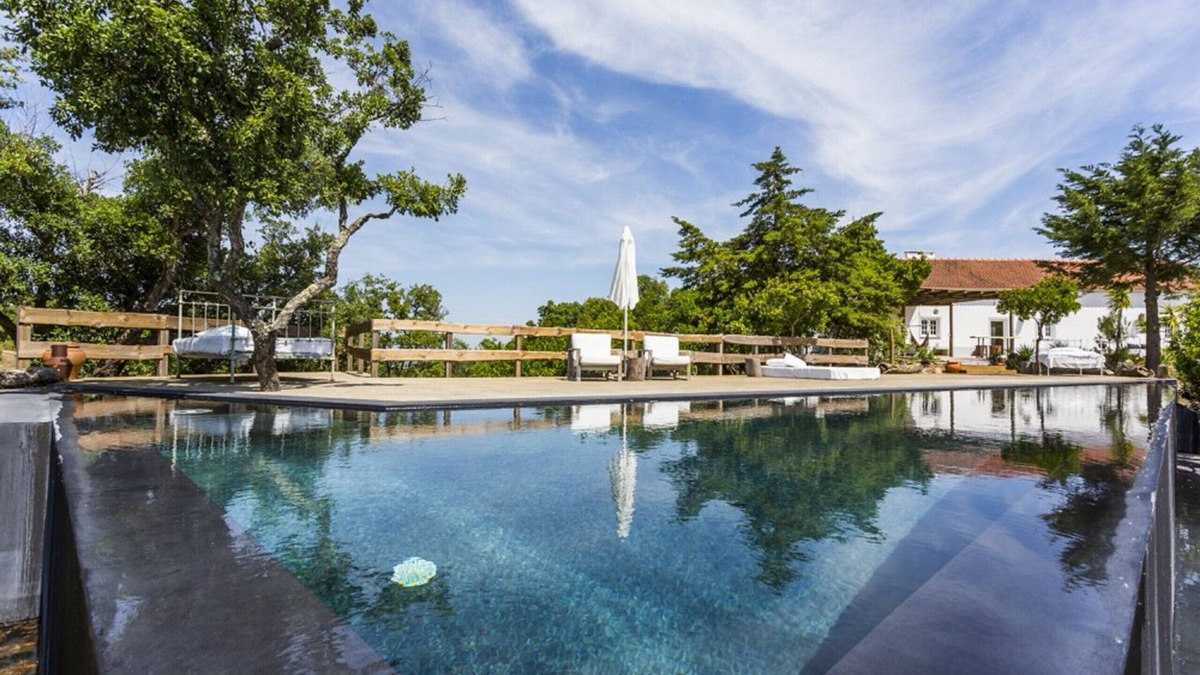 Santa Margarida da Serra Villa | Top Of The Hill Villa by The Getaway Collection