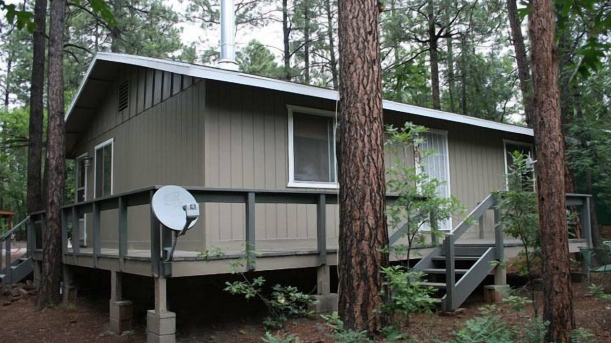 Pinetop Cabin | Top reviews! Weekend, weekly & monthly cabin! very clean! Low price
