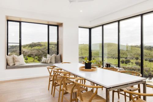 Duncan Villa | Topdeck at Snelling Beach