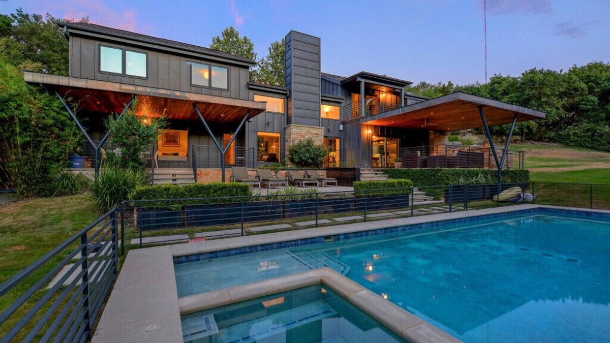 Austin House | Toro Canyon - 10 min. downtown/Heated or Cooled Pool/Hot Tub/More