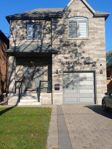 Scarborough Junction Villa | Toronto Guest House