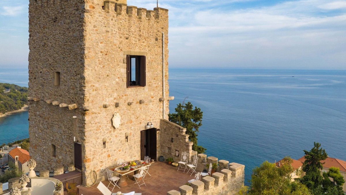 Ventimiglia Villa | Torre Grimaldi 2+2, Emma Villas